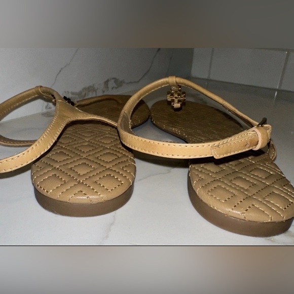Tory Burch Marion Quilted Leather T-Strap Sandal Size 7 Color Sand W Box & Bag - Picture 11 of 16